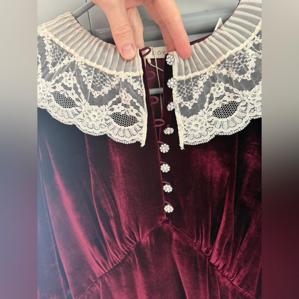 Doen NWT Velvet Long-Sleeve Dress with Lace Collar Burgundy - Picture 4 of 11